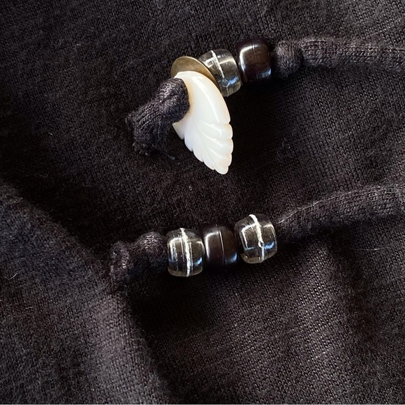 6 for$20♥️ Super cute black blouse with drawstring waist and Shell/bead details - Picture 10 of 10